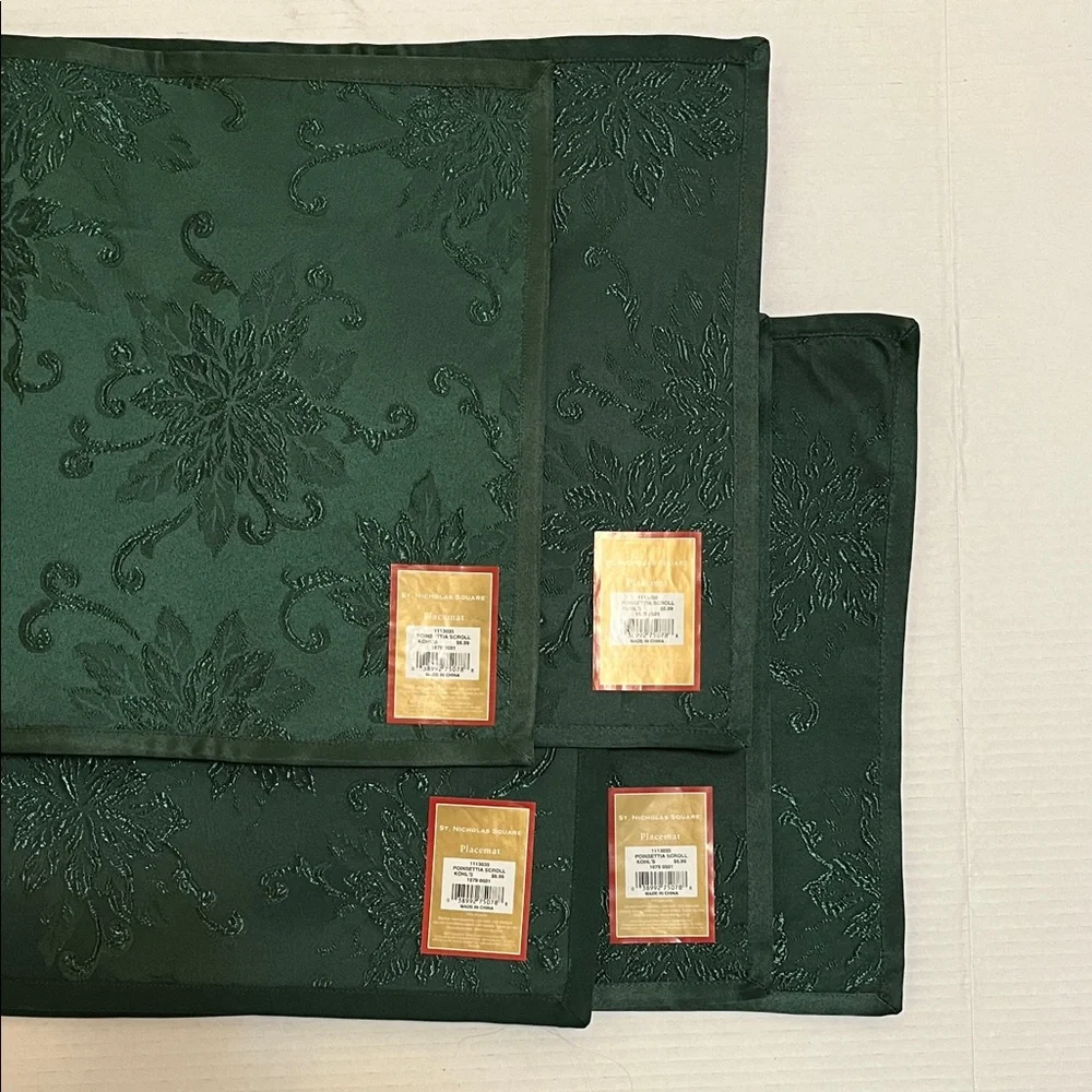 St. Nicholas Square Table Placemats Green Set of 5 Poinsettia Scroll